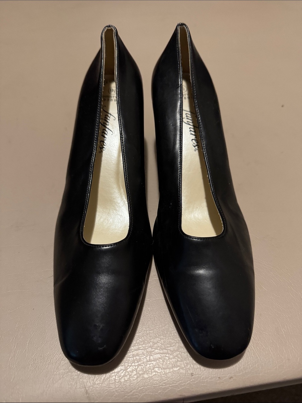 Women’s Black Leather Mid-Heel Pumps